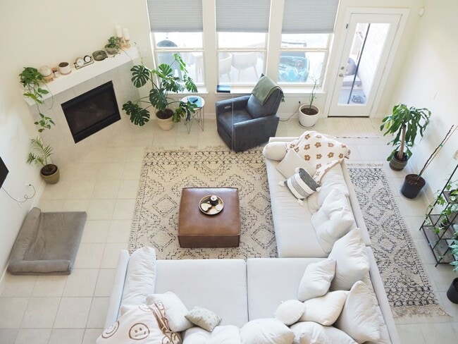 Building Photo - 4317 Swallow Dr