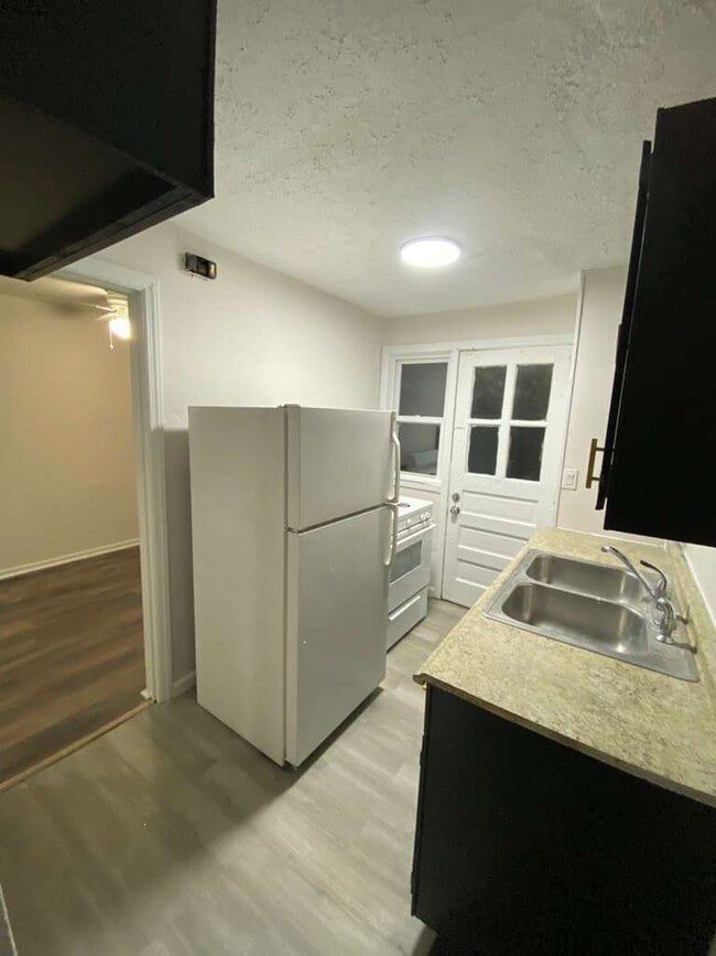 Building Photo - 1523 Babbitt Rd