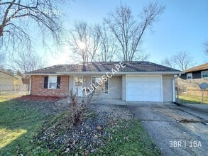 Building Photo - 335 Tracy Rd