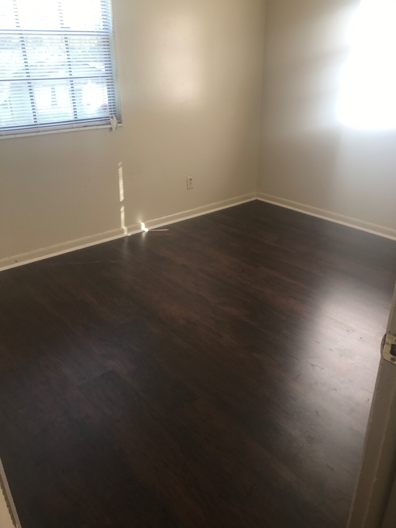 Building Photo - 2984 Myra St