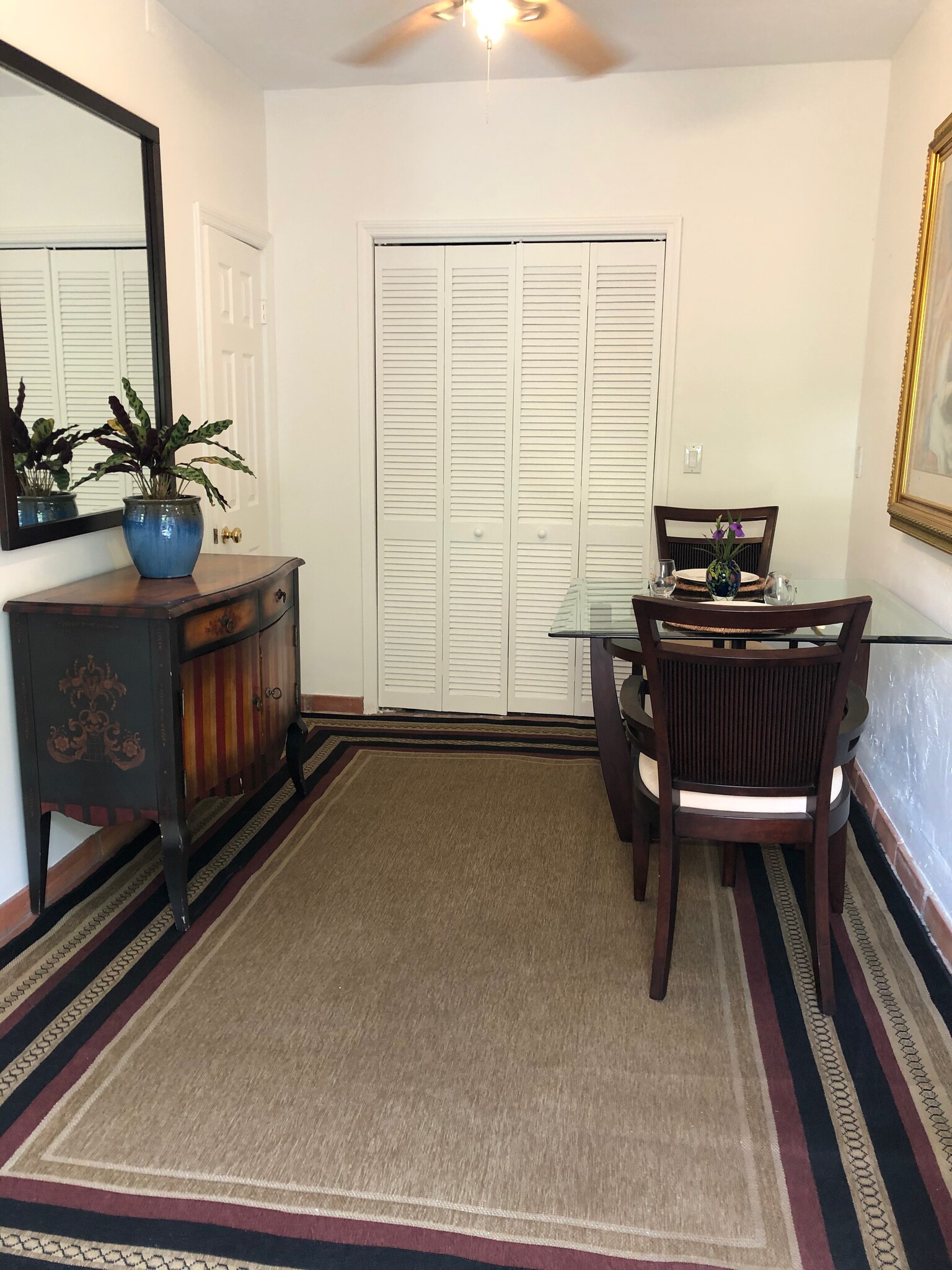 Dining area - 301 NW 53rd St