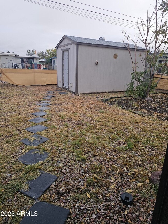 Building Photo - 113 E Navajo St