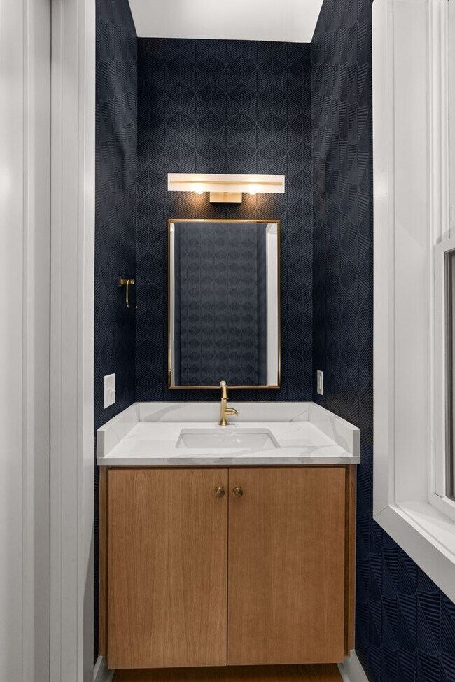 Building Photo - Stunning New Townhome in The Heart of East Nashville