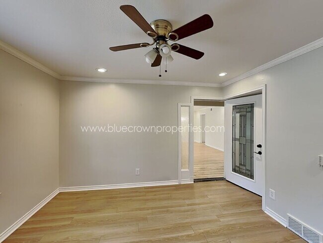 Building Photo - 5928 Fox Hill Ln