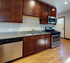 Building Photo - Affordable five bedroom house close to U o...