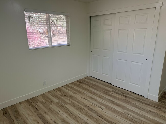 Building Photo - 208 Ogden Canyon Rd