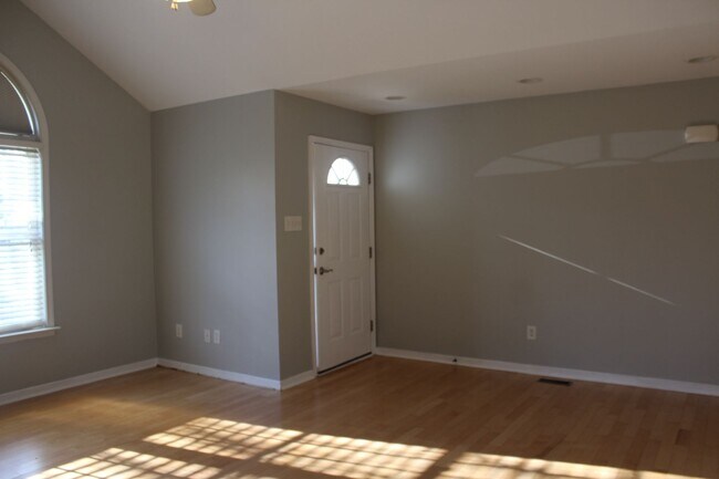 Building Photo - Great Rental Available in Chesterfield