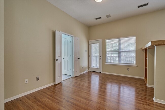 Building Photo - 59 W Gaslight Pl