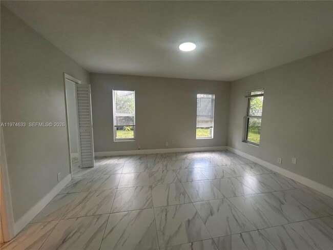 Building Photo - 6036 Buchanan St