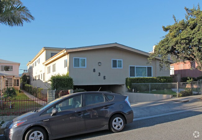 Primary Photo - 835 Hill St
