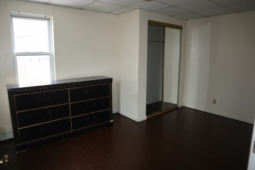 Building Photo - 333 Strawberry Way