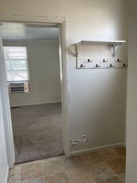 Building Photo - 601 N Blackhoof St