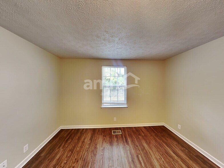 Building Photo - 166 Bradford Cir