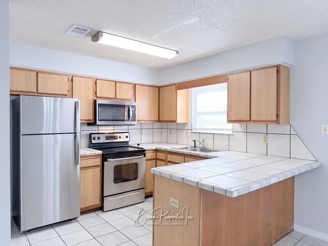 Building Photo - 1341 Dog Track Rd