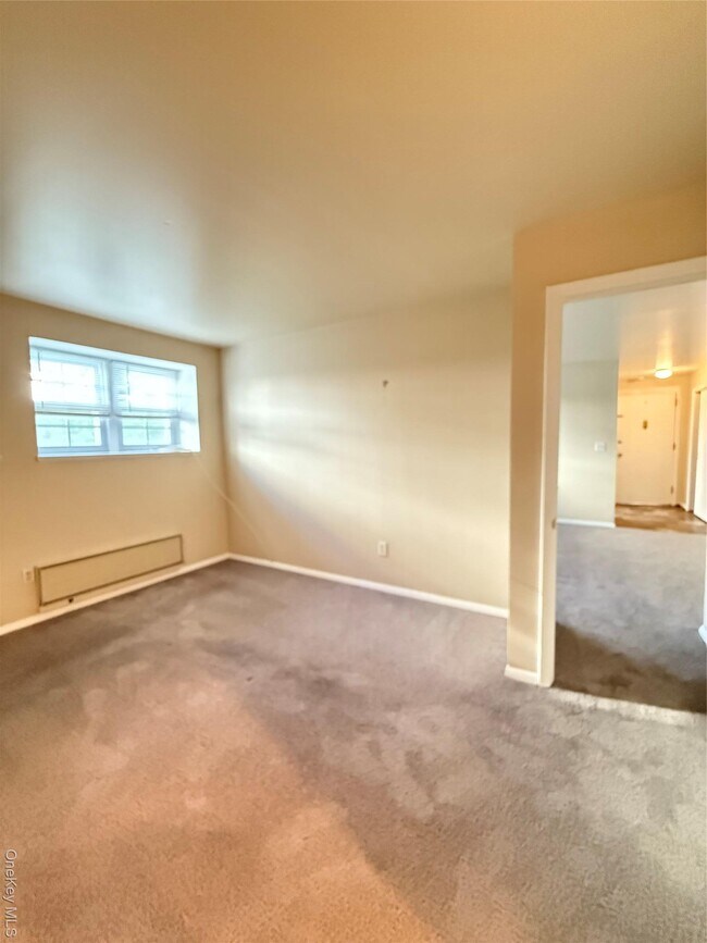 Building Photo - 33 Oak St