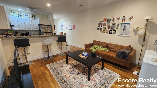 Building Photo - 66 Egmont St