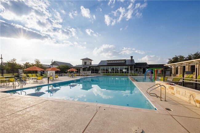 Building Photo - 221 Compania Cove