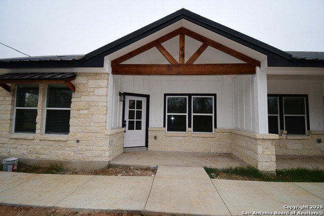 Building Photo - 5961 Prairie Rd