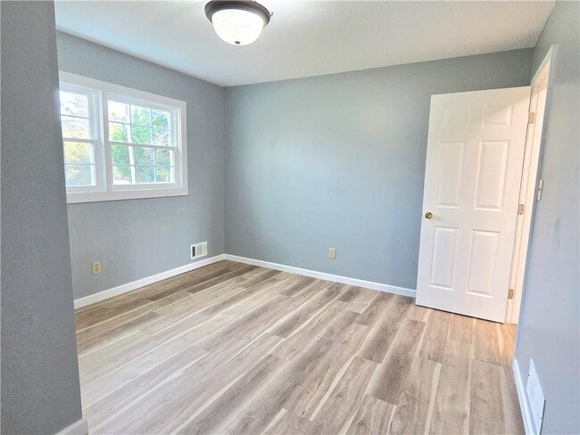 Building Photo - 1800 Hwy 81