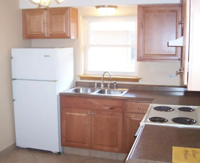 Building Photo - Franklin Park Apts!