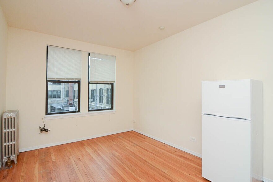 Building Photo - 2737 N Spaulding Ave