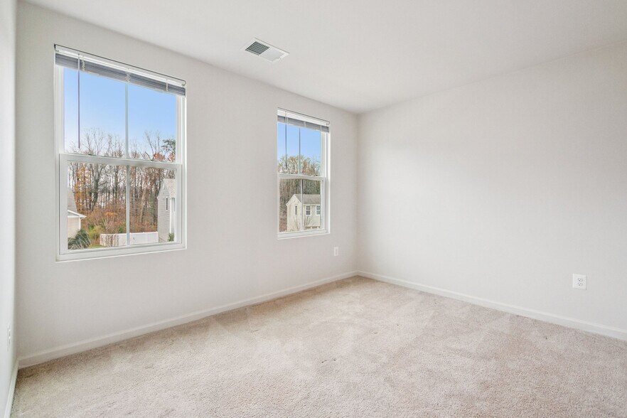 Building Photo - 10108 Blansford Way