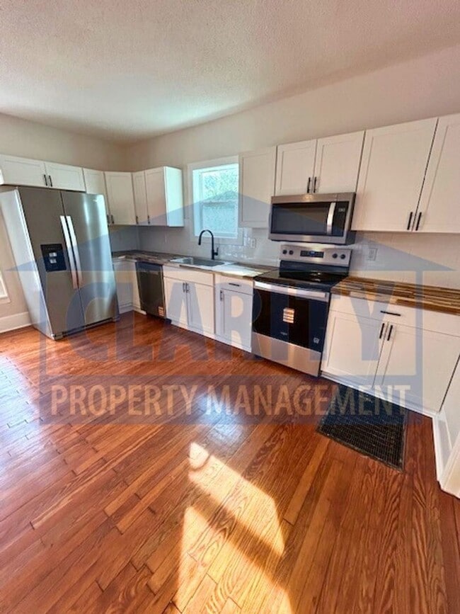 Building Photo - Beautifully Remodeled 3 Bedroom / 2 Bath Home in Chattanooga