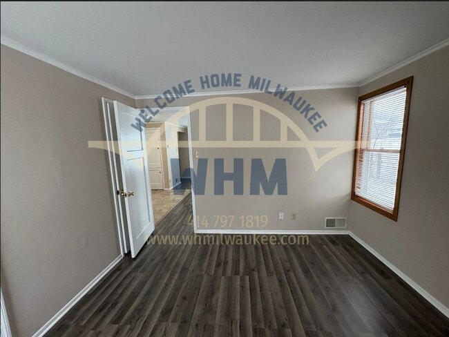 Building Photo - 4508 W Crawford Ave