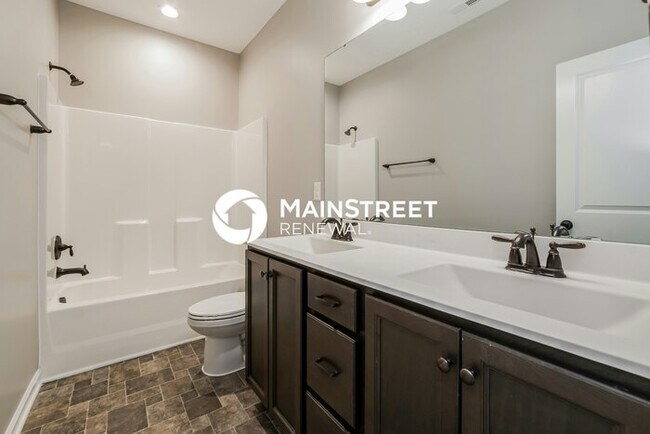 Building Photo - 3 Bedroom Pet-Friendly Home in Youngsville...