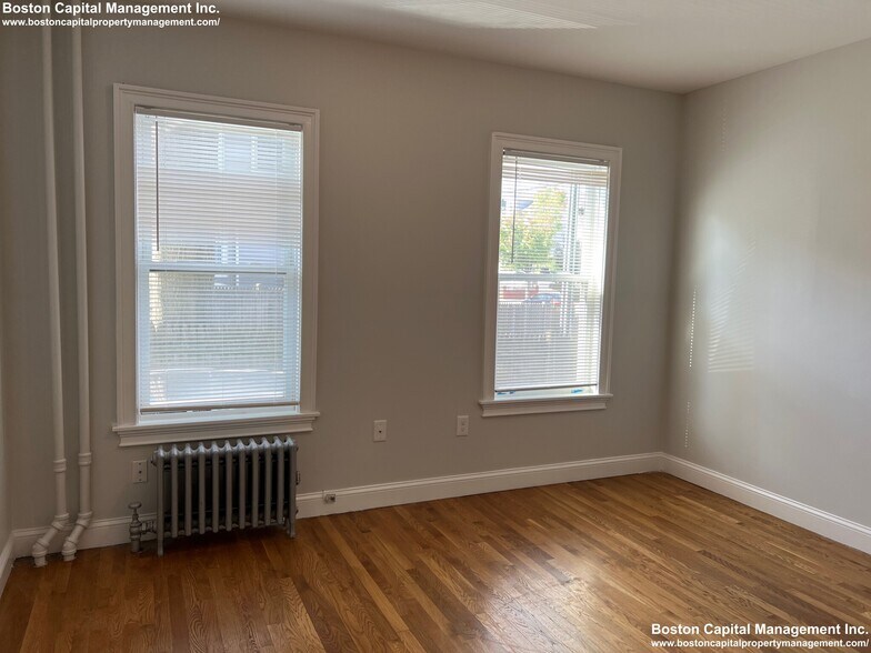 Building Photo - 179 Belmont St