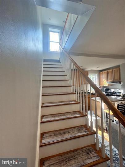 Building Photo - 1610 4th St NW