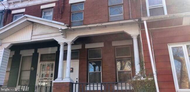 Building Photo - 3729 N Park Ave