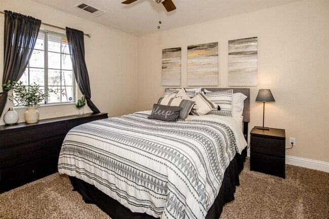 Building Photo - Four Bedroom 2 Bath home available for rent
