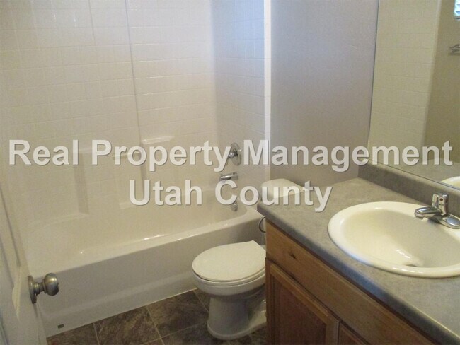 Building Photo - Spanish Fork Home