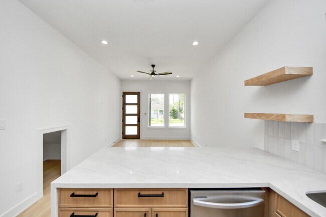 Building Photo - 4607 Gunter St