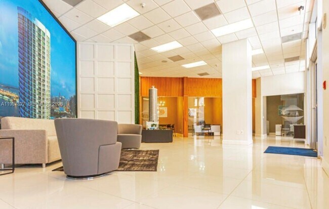 Building Photo - 1750 N Bayshore Dr