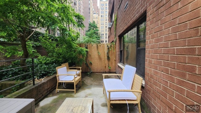 Primary Photo - 405 E 56th St