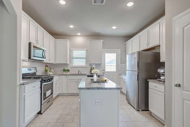 Building Photo - 31322 Spotted Saddle Hollow
