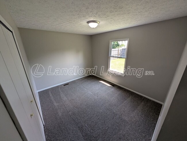 Building Photo - Charming 3-Bedroom Ranch with New Kitchen ...