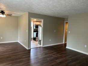 Building Photo - 106 Beckman Dr