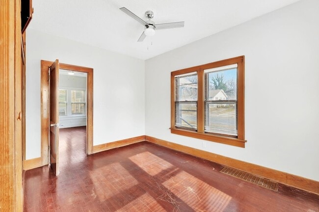 Building Photo - 637 S Holyoke St