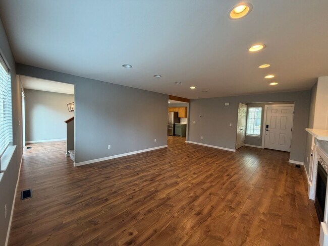 Building Photo - Spacious 4-Bedroom Home Near Lake Stevens in Desirable Noble Court