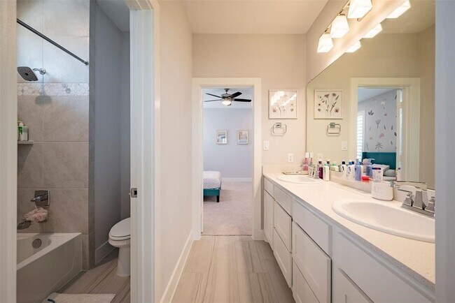 Building Photo - 244 Summer Sunrise Dr