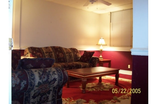 Building Photo - Pine Cove Apartments