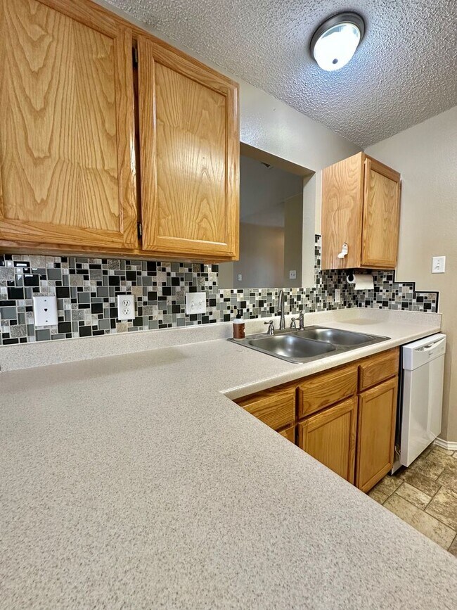 Building Photo - COMING MARCH 2026- 4-Bedroom Home in Paulann w/ Solar Panels!