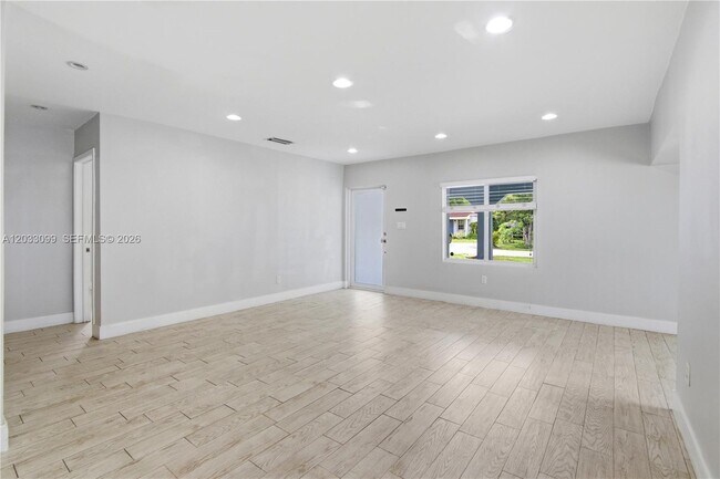 Building Photo - 6511 SW 44th St