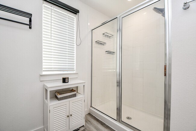 Building Photo - 2917 Skyline Mesa Dr