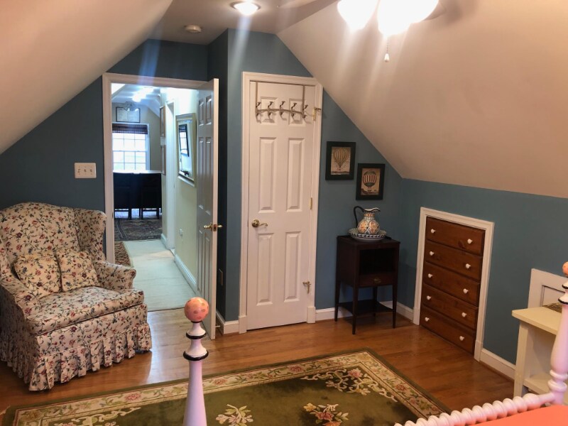 Building Photo - 5804 Searl Terrace