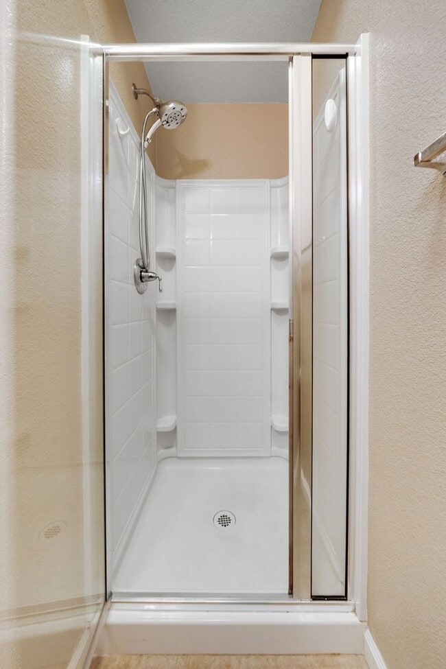 Building Photo - 3BR/3BA Folsom Condo with Fireplace + 2 Car Garage