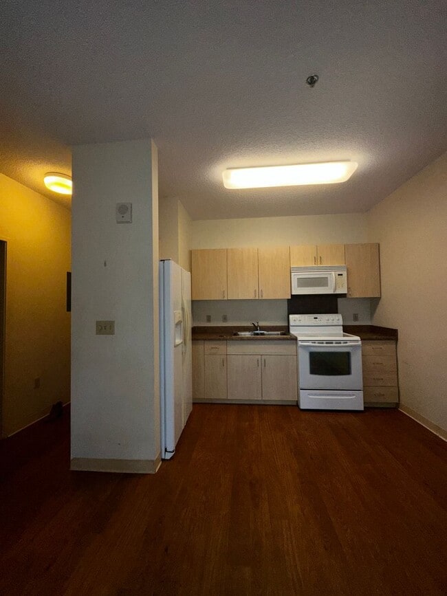 Building Photo - Plantation Town Apartments - Paiwa Tower 1...